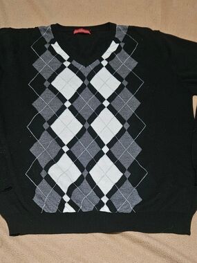 Men's Black Argyle V-Neck Sweater - Classic Knit